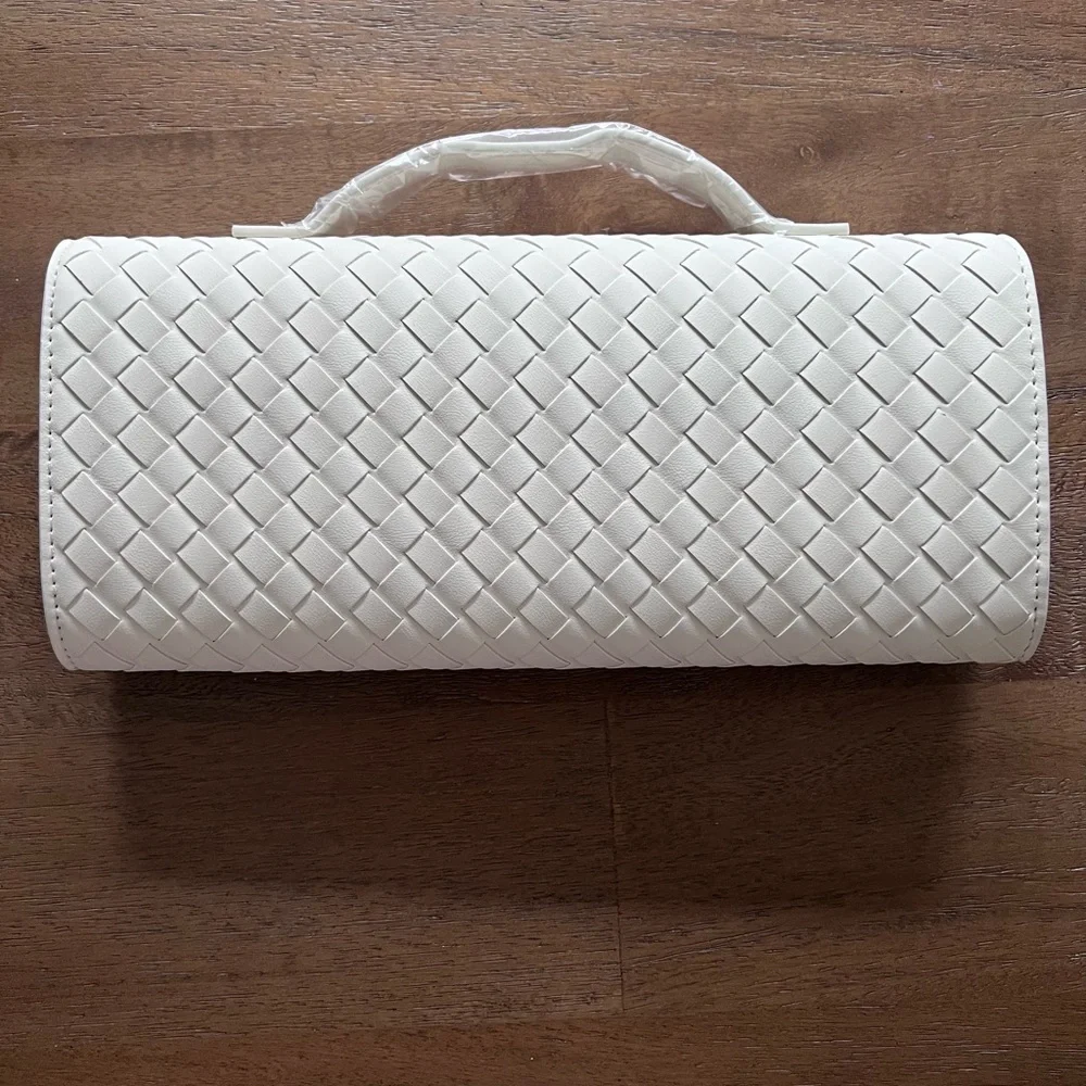 Few Moda Theia Bag NWT Crossbody Clutch Wallet White Ivory Gold Hardware